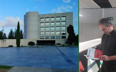 José Antúnez realiza un trabajo de investigación en la biblioteca de la Universidad de Navarra