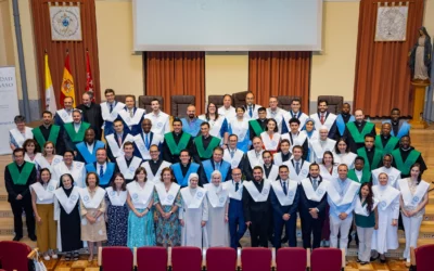“Antes estudiaba para aprobar y ahora por amor a la verdad”: la UESD celebra su acto de graduación
