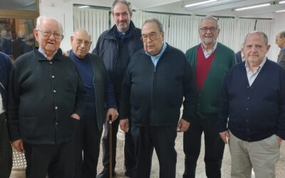 José Antúnez visita la Residencia Sacerdotal San Pedro Apóstol para hablar sobre Inteligencia Artificial con un grupo de sacerdotes y religiosas