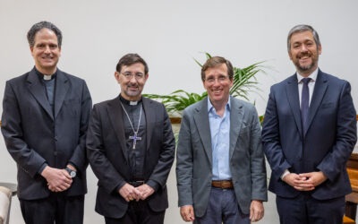 «Los frutos espirituales van a ser extraordinarios, para creyentes y no creyentes, en una ciudad en la que se reconocen sus raíces cristianas, su espiritualidad»: José Luis Martínez-Almeida, alcalde de Madrid, en un desayuno en la UESD para preparar la visita del Papa León XIV