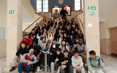 “¿Aquí podríamos estudiar de mayores?”, “Es más tranquilo de lo que pensaba”, “No sabía que aquí se estudiaban tantas cosas”: alumnos del IES Juan Carlos I visitan la UESD