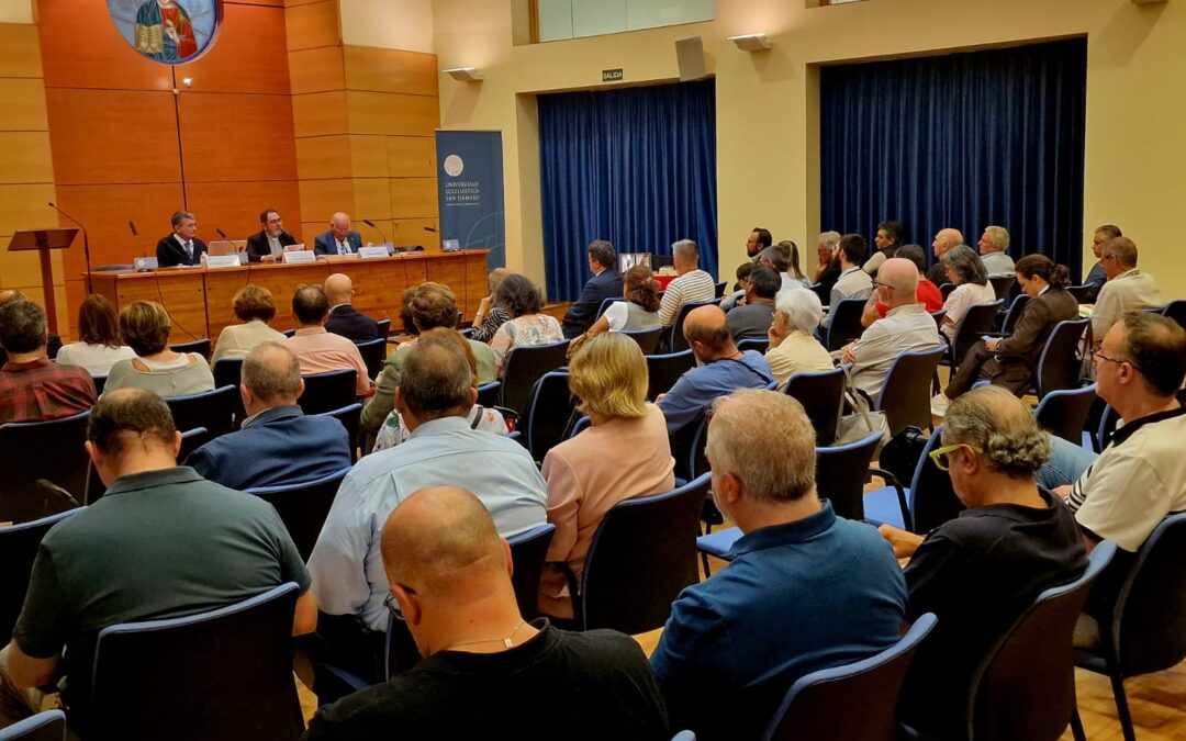 &laquo;El di&aacute;cono es mucho m&aacute;s que un conjunto de funciones lit&uacute;rgicas&raquo;. La UESD acoge una jornada acad&eacute;mica sobre el diaconado permanente y su relaci&oacute;n con el matrimonio, la familia y el servicio a la Iglesia